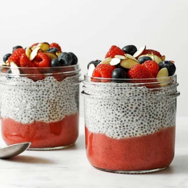 PUREÉ jahodový chia puding